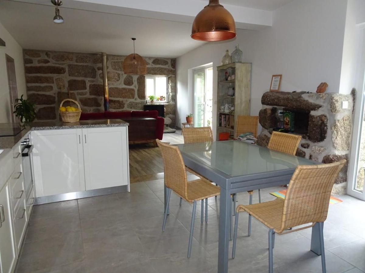 A Casa Com 2 Pereiras Bed & Breakfast Terras de Bouro Exterior photo
